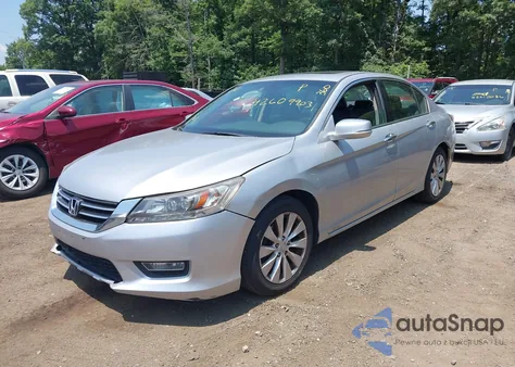 2013 Honda Accord Touring z USA, uszkodzony, nr VIN 1HGCR3F95DA041302